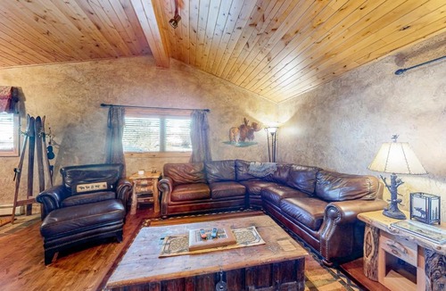 Grand Lake House | Six Moose Lodge