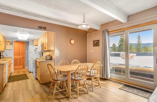 Warrior's Mark Apartment | Ski and Racquet Club Condo