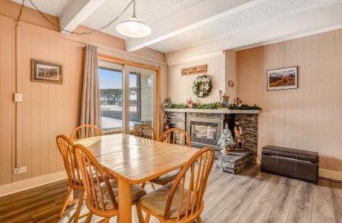 Warrior's Mark Apartment | Ski and Racquet Club Condo