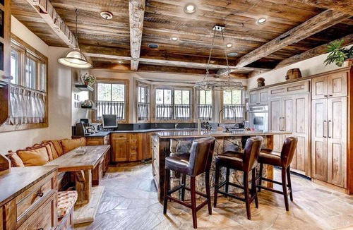 Four O'Clock House | Ski Bridge Lodge-Luxury Private Home-Ski in/Ski-out-Private Hot Tub!
