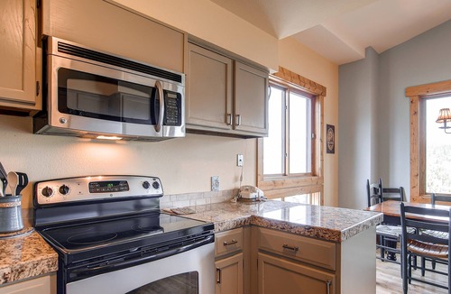 Breckenridge Condo | Ski Hill 32-Walk to Gondola & Main Street-Onsite Hot Tubs-Great Location!