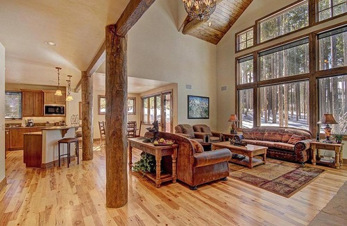 Boulder Ridge House | Ski Hill Lodge