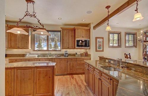 Boulder Ridge House | Ski Hill Lodge