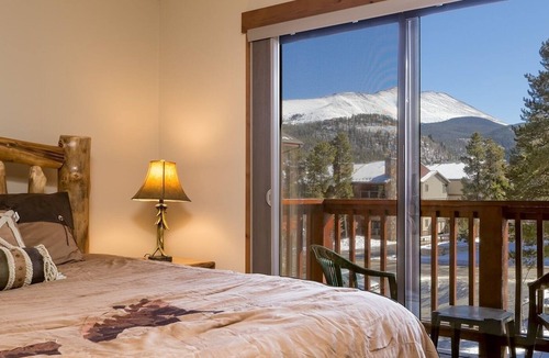 Four O'Clock Condo | Ski-In on Four O'Clock Run! Walk to downtown. Shuttle stop out front