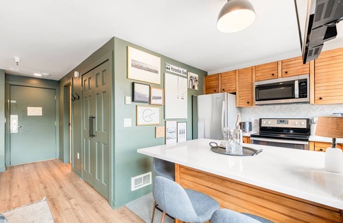 Peak 9 Condo | Ski in/Out Central Condo Hot Tubs and Amenities