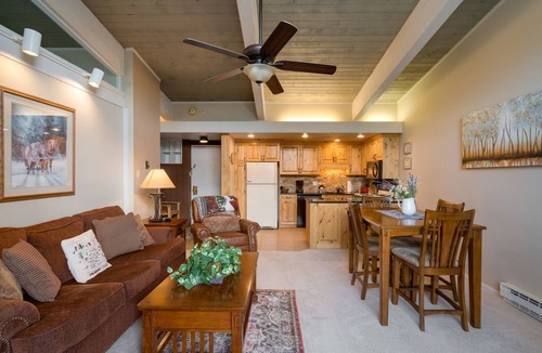 Steamboat Springs Condo | Ski-In/-Out Condo w/Vaulted Ceilings and Mt Charm!