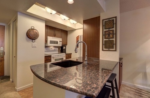 East Village at Copper Condo | Ski in/out Cozy 1 Bedroom Condo in East Village with available hot tub! FP211