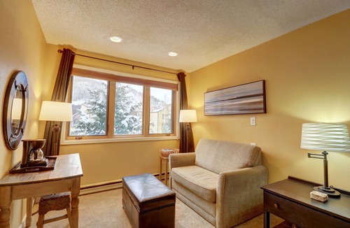 East Village at Copper Condo | Ski in/out Cozy 1 Bedroom Condo in East Village with available hot tub! FP211
