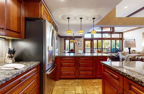 Vail Ski Chalet | Ski-in/out home w/alpine view, fireplace, AC, fast WiFi, shared pool/hot tubs/WD