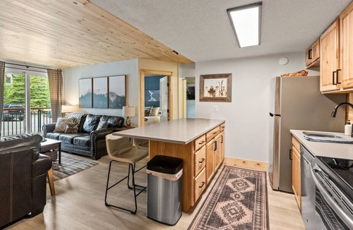Peak 9 Apartment | Ski-In/Out Luxury 1 Blk to Main Pool+Hot Tub Sauna