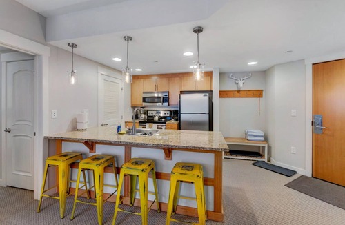 Winter Park House | Ski In Out Luxury Condo 3325 I Huge Hot Tub I Views I Best Price I FREE Adventures Daily