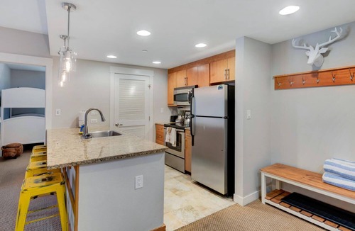Winter Park House | Ski In Out Luxury Condo 3325 I Huge Hot Tub I Views I Best Price I FREE Adventures Daily