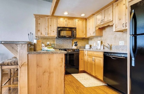 Steamboat Springs Condo | Ski-In/Out Mountain Condo w/Pool & Spa #1007