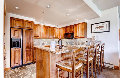 Steamboat Springs Condo | Ski-in/out mountain condo with W/D, free WiFi, pool, & hot tub