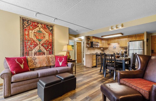 Peak 9 Condo | Ski-in/ski-out 1 bdrm condo, Hot tub access/pool, Gas fireplace, close to Main S
