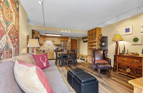 Peak 9 Condo | Ski-in/ski-out 1 bdrm condo, Hot tub access/pool, Gas fireplace, close to Main S
