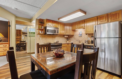 Peak 9 Condo | Ski-in/ski-out 1 bdrm condo, Hot tub access/pool, Gas fireplace, close to Main S