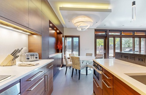 Vail Condo | Ski-in/ski-out home w/fireplace, high-speed WiFi & shared hot tub/pool/laundry