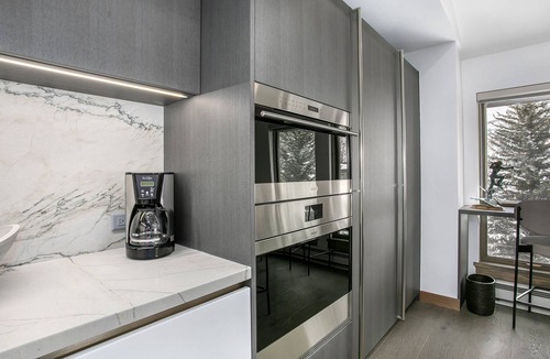 Vail Condo | Ski-In Ski-Out Northwoods Condo Willow 414-Private Gated Community