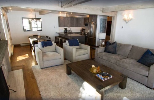 Snowmass Village Condo | Ski-In, Ski-Out Snowmass Village 3 Bedroom - Hot Tub, Free Airport Transfers!