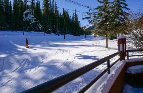 Peak 9 Apartment | Ski In Ski Out Studio Dog Friendly Beaver Run Building 4