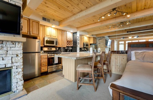 Snowmass Village Apartment | Ski-In/Ski-Out Studio in Aspen Snowmass Ski Resort