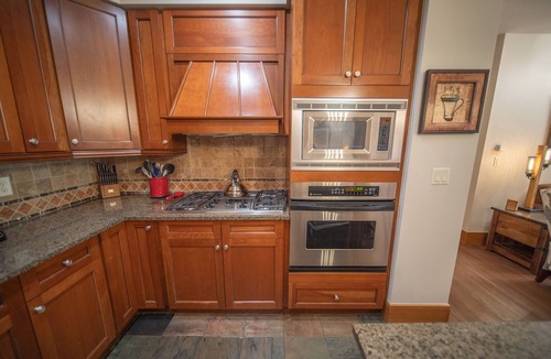 River Run Condo | Ski-in/Ski-out Unit, Views of Slope, Fireplace