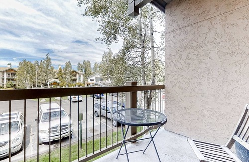 Steamboat Springs Condo | Ski-in/Ski-Out, Outdoor Pool, Hot Tub, Tennis, Sauna, & Gym