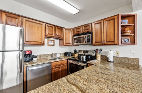 Steamboat Springs Condo | Ski-In/Walk-Out 3BR Condo w/Vaulted Ceilings!