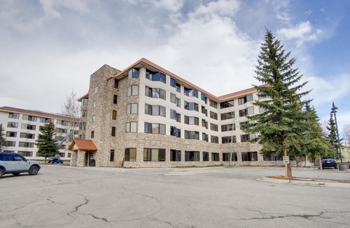 Crested Butte Apartment | Ski-InandSki-Out Crested Butte Studio with Pool Access
