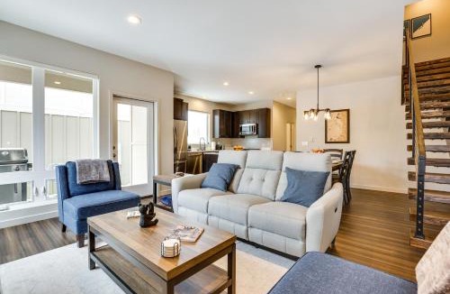 Silvercreek House | Ski-InandSki-Out Granby Getaway with Fire Pit!