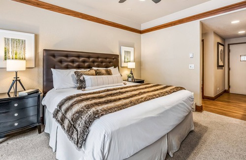 Beaver Creek Condo | Ski-out suite with pools, hot tubs, spa, on-site dining, patio & mountain view