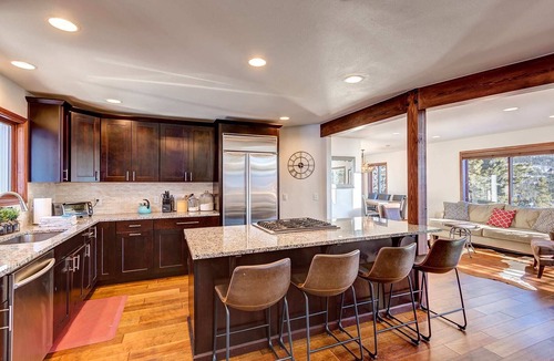 Breckenridge House | Ski Pole Lodge - Log home that Sleeps 14!