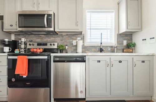 Woodland Park House | Ski & Soak: Santacon 2BR w/Jacuzzi & BBQ
