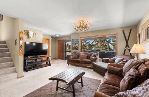 Baldy Mountain House | Ski View Cabin by Great Western Lodging