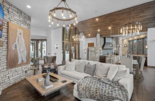 Windcliff Estates House | Skyes Peak - Beautiful NEW home with breathtaking views of the Mountains