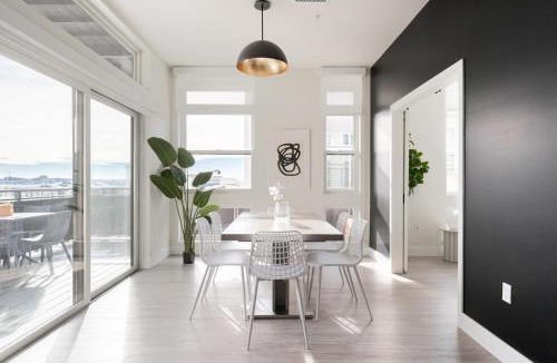 Highland House | Skyline Loft - Sweeping Views - Central LoHi