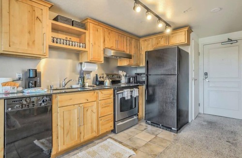Central Colorado Springs Apartment | Skyview Studio Downtown Colorado Springs