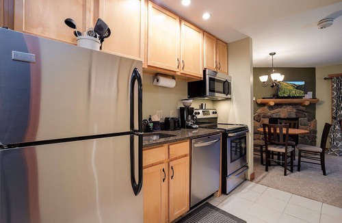 Steamboat Springs Condo | SL206 | Mountainside Getaway | 100 Yds to Lift | Hot Tub | Winter Shuttle