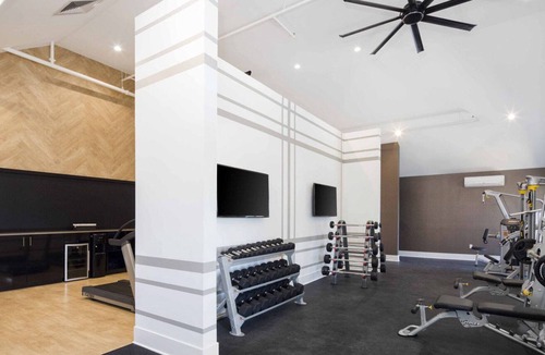 West Highland Apartment | Sleek Highland 1BR w/ Roof, Gym & W/D, near Highland Park, by Blueground