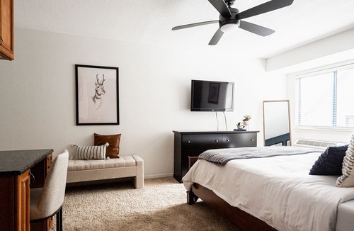 Greenwood Village Apartment | Sleeps 2 | Free Parking | DTC/Boston Commons
