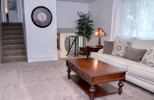 Village Seven House | Sleeps 6, Family/pets friendly, Closed patio/yard