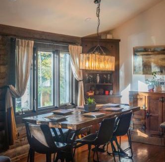 Allenspark House | Sleepy Hollow in Ferncliff - Hot Tub