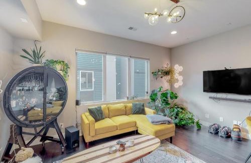 West Colfax House | Sloan Lake’s Rooftop Oasis