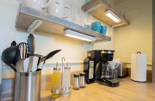 Sloan Lake Apartment | Sloans Lake! Walk to eateries/bars! Free parking!