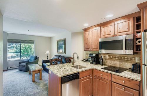 Peak 9 Apartment | Slope-side Studio Dog Friendly Full Kitchen