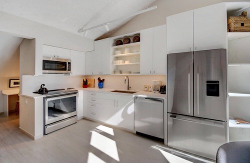 Old Town House | Slopeside River Front Luxury Condo 15 I Hot Tub I Views I Best Price I Discounted Attractions