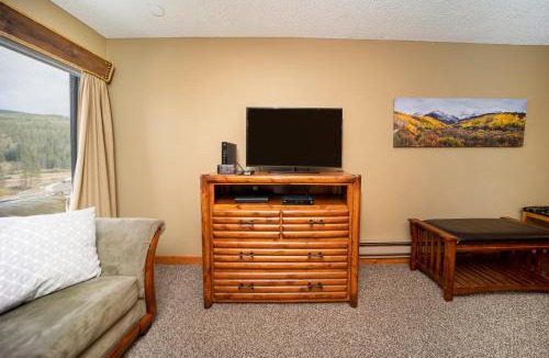 Winter Park House | Snowblaze Condos Building E unit 310 by Stay Winter Park