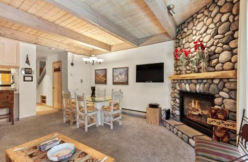 Warrior's Mark Apartment | Snowdrop 12 by Great Western Lodging