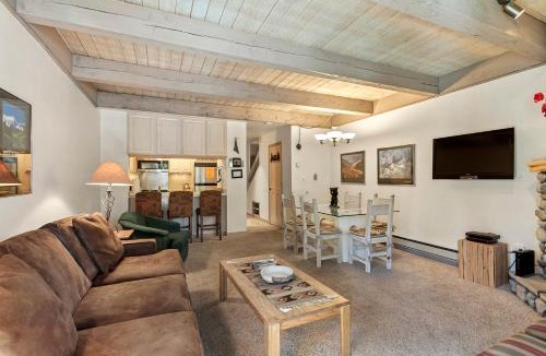 Warrior's Mark Apartment | Snowdrop 12 by Great Western Lodging